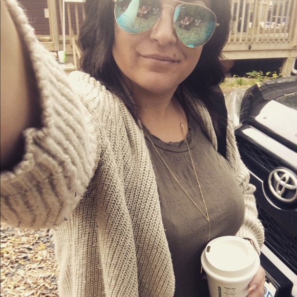 Meet your Posher, Ash - Picture 1 of 1